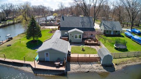 104 Hilltop Ave, Mchenry, IL 60050 photo 1
