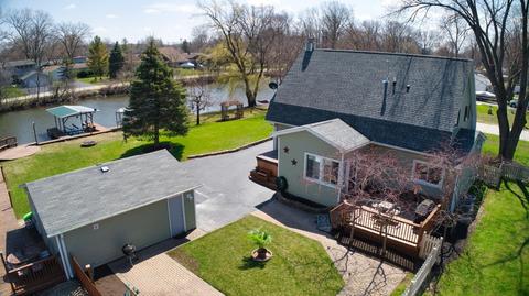 104 Hilltop Ave, Mchenry, IL 60050 photo 2