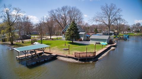 104 Hilltop Ave, Mchenry, IL 60050 photo 3