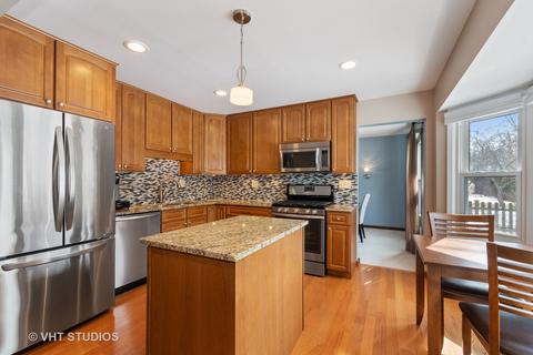 1992 Dorset Dr, Wheaton, IL 60189 photo 4