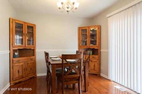1002 Concord Dr, Bartlett, IL 60103 photo 5