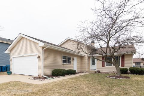 1002 Concord Dr, Bartlett, IL 60103 photo 1