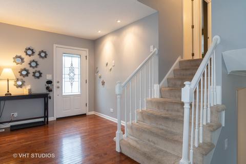 1002 Concord Dr, Bartlett, IL 60103 photo 2