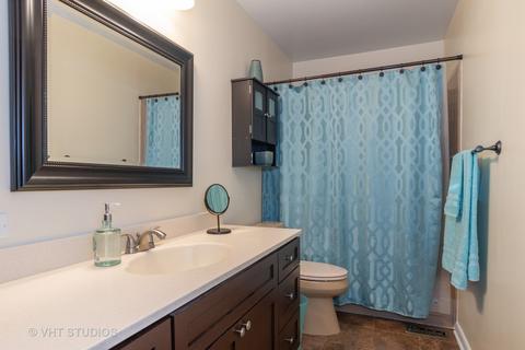 1002 Concord Dr, Bartlett, IL 60103 photo 12