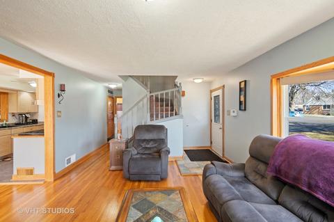 2240 Ruby St, Melrose Park, IL 60164 photo 2