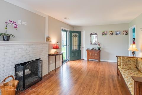 609 E Indiana St, Wheaton, IL 60187 photo 2