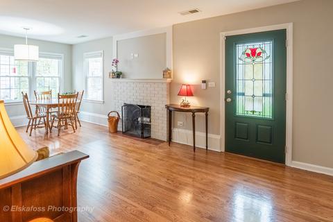 609 E Indiana St, Wheaton, IL 60187 photo 3