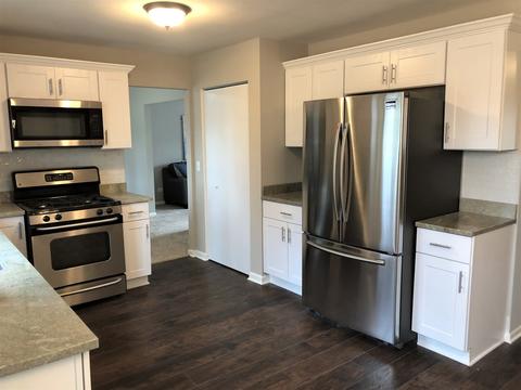 1319 Pappas Dr, Elgin, IL 60123 photo 5