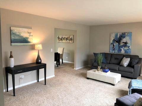 1319 Pappas Dr, Elgin, IL 60123 photo 3