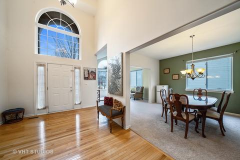 2245 Exeter Ct, Aurora, IL 60503 photo 3