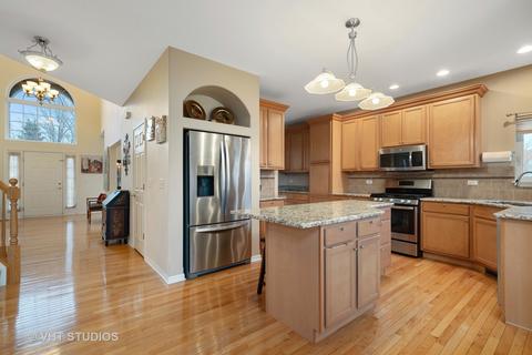 2245 Exeter Ct, Aurora, IL 60503 photo 9