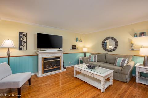 319 Central Ave, Willowbrook, IL 60527 photo 2