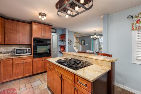 319 Central Ave, Willowbrook, IL 60527 photo 5
