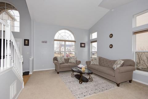 2800 Adobe Dr, Plainfield, IL 60586 photo 2