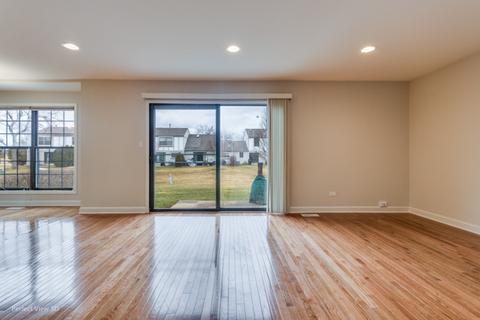 4498 Opal Dr, Hoffman Estates, IL 60192 photo 9