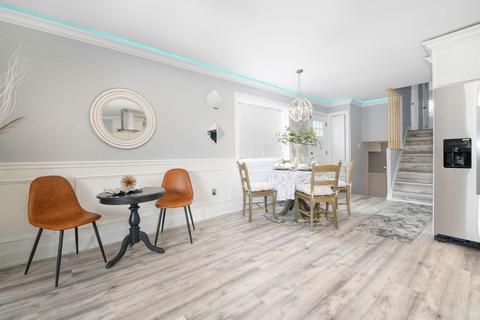 6524 S Champlain Ave, Chicago, IL 60637 photo 8