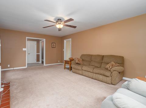 204 Robinson Dr, Morris, IL 60450 photo 4