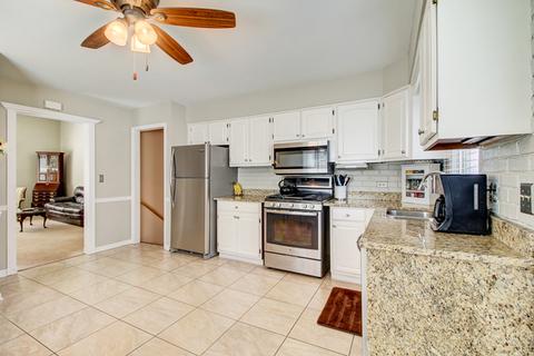 1007 Wilson Ave, Wheaton, IL 60189 photo 3