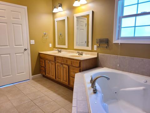 2389 Sanford Ln, Normal, IL 61761 photo 20