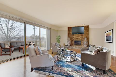 777 Cambridge Dr, Burr Ridge, IL 60527 photo 9