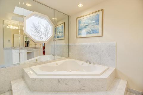 777 Cambridge Dr, Burr Ridge, IL 60527 photo 26
