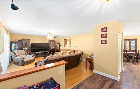 1728 E Aztec Ln, Mount Prospect, IL 60056 photo 9