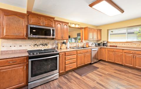 1728 E Aztec Ln, Mount Prospect, IL 60056 photo 3