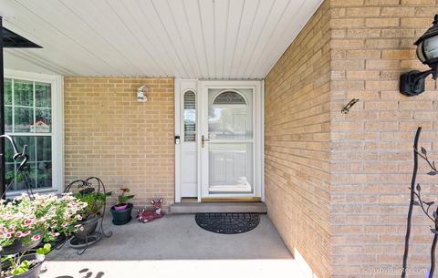 1728 E Aztec Ln, Mount Prospect, IL 60056 photo 2