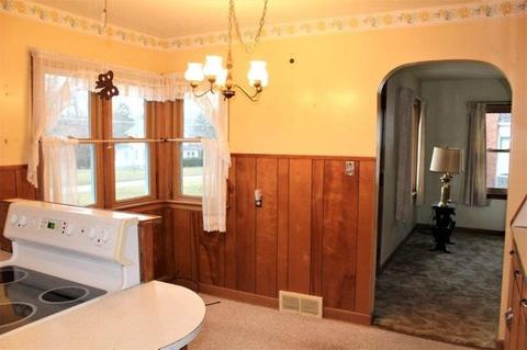 317 N Jackson St, Morrison, IL 61270 photo 6