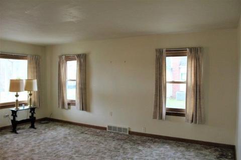 317 N Jackson St, Morrison, IL 61270 photo 10