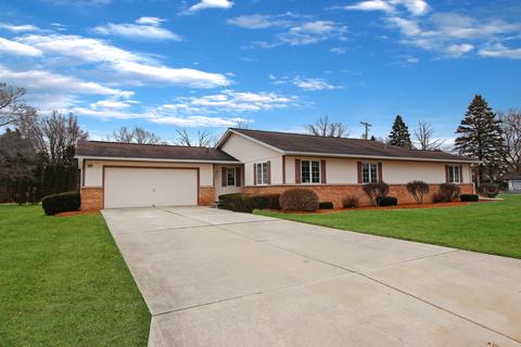 1225 Sullivan Dr, Freeport, IL 61032 photo 1
