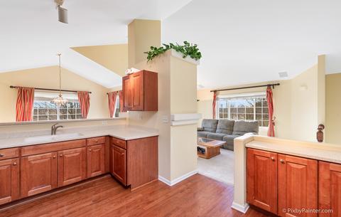 2409 Daybreak Ct, Elgin, IL 60123 photo 4