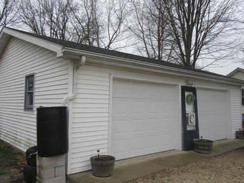 303 N Front St, Danforth, IL 60930 photo 2