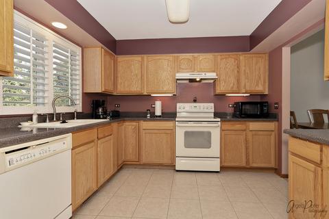 619 Wimbleton Trl, Mchenry, IL 60050 photo 8