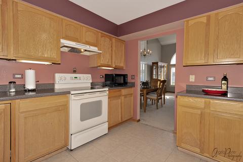 619 Wimbleton Trl, Mchenry, IL 60050 photo 9