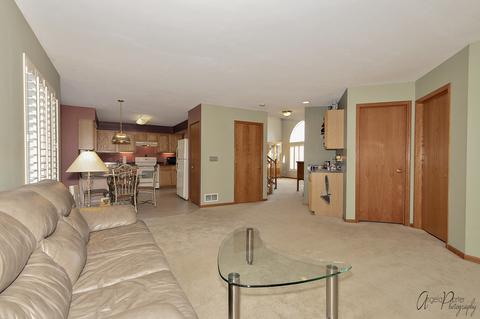 619 Wimbleton Trl, Mchenry, IL 60050 photo 12