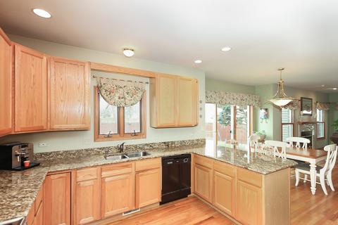568 E Lincoln Ave, Des Plaines, IL 60018 photo 8