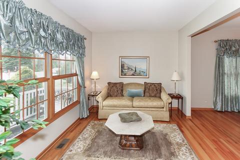 568 E Lincoln Ave, Des Plaines, IL 60018 photo 3