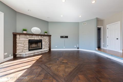 211 W Lincoln Rd, Mchenry, IL 60051 photo 2