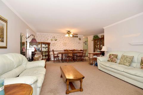 598 Rush St, Roselle, IL 60172 photo 5