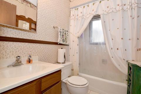 598 Rush St, Roselle, IL 60172 photo 16