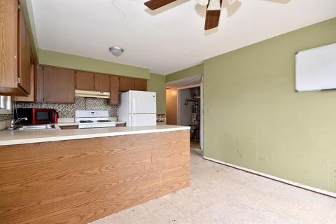 598 Rush St, Roselle, IL 60172 photo 31