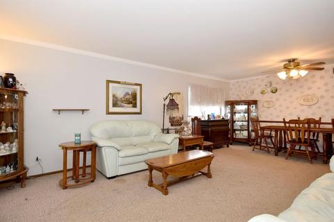 598 Rush St, Roselle, IL 60172 photo 4