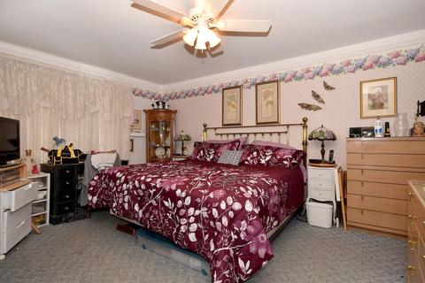 598 Rush St, Roselle, IL 60172 photo 18