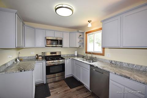 795 Poppy Ln, Bartlett, IL 60103 photo 12