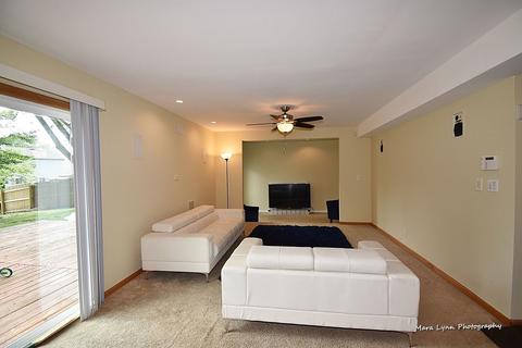 795 Poppy Ln, Bartlett, IL 60103 photo 16