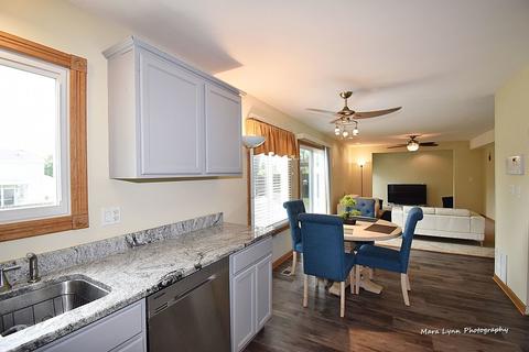 795 Poppy Ln, Bartlett, IL 60103 photo 13