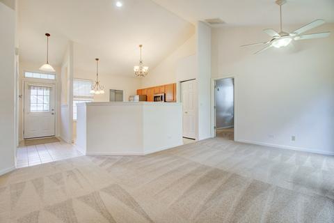 32806 Weathervane Ln, Lakemoor, IL 60051 photo 4