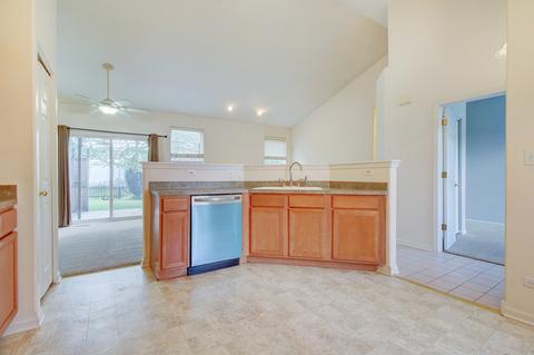 32806 Weathervane Ln, Lakemoor, IL 60051 photo 6