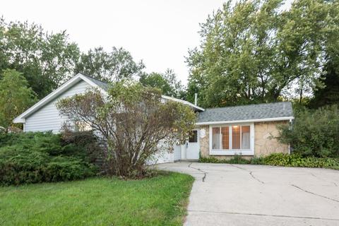 394 Shiloh Ln, Elgin, IL 60120 photo 1